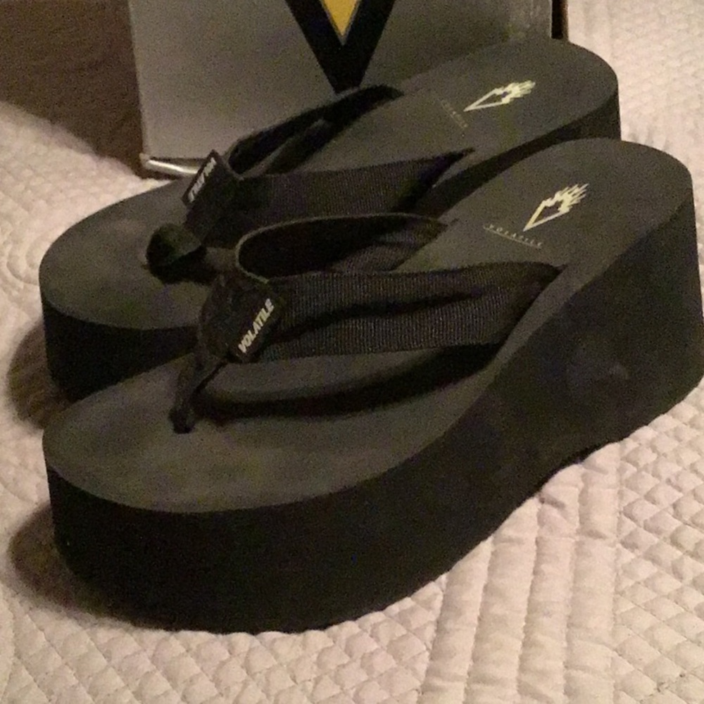 Volatile Women's Black Platform Sandals